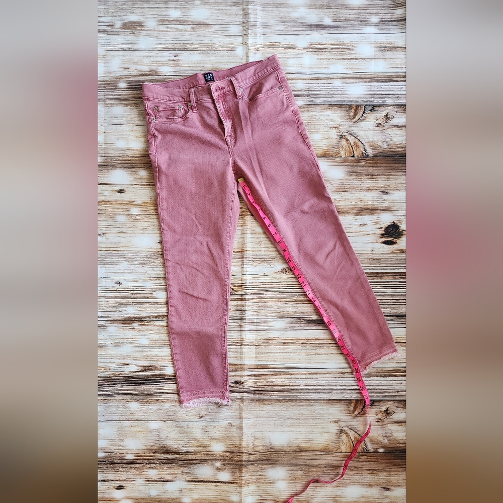 Women's Crops - Picture 4 of 5